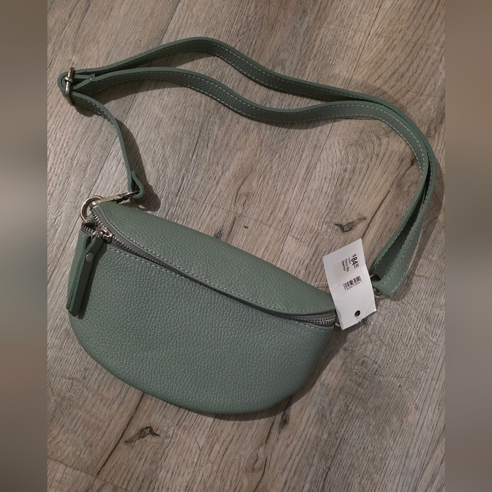 Chic Mint Crossbody Bag